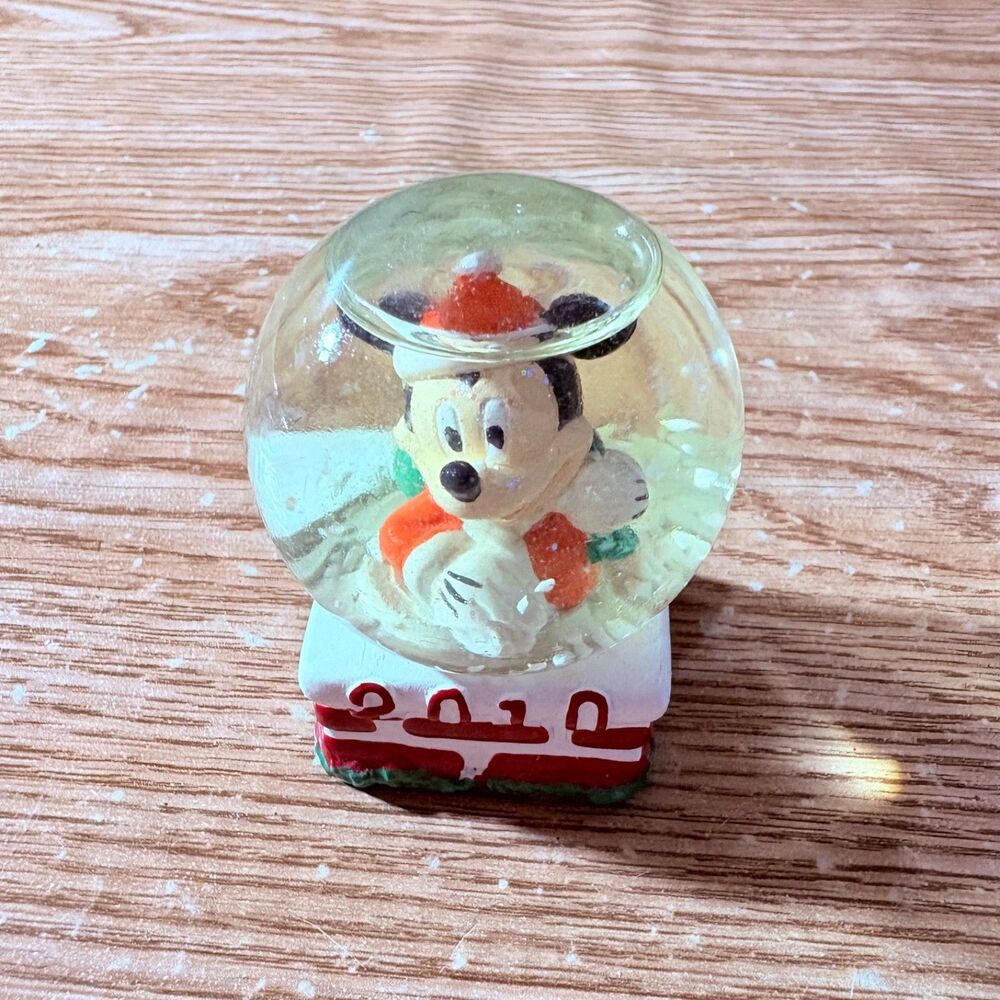 Disney 2010 Mickey Mouse Mini Snow Globe Joy of Giving